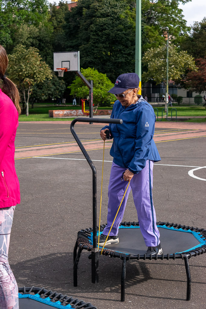 Instructoras del equipo JumpTime en estudio de entrenamiento
